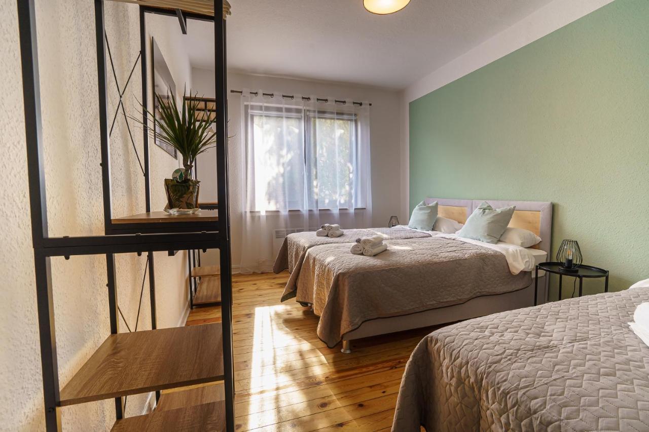 Apartment Immostay Mit Garten & Free Parking