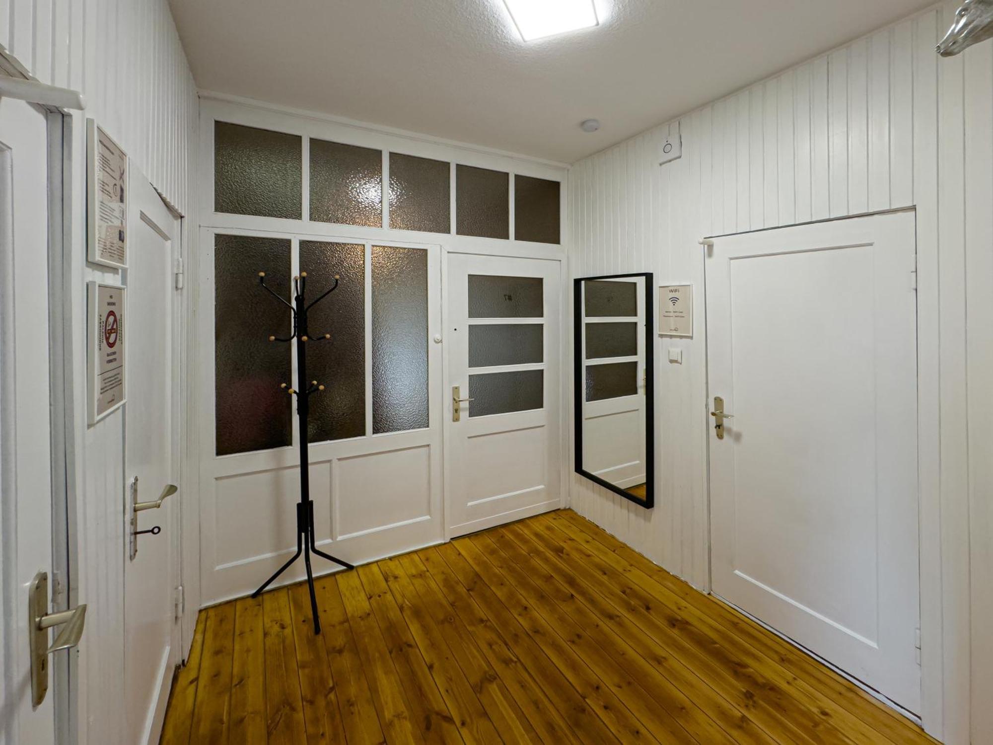 Apartment Immostay Mit Garten & Free Parking BRE